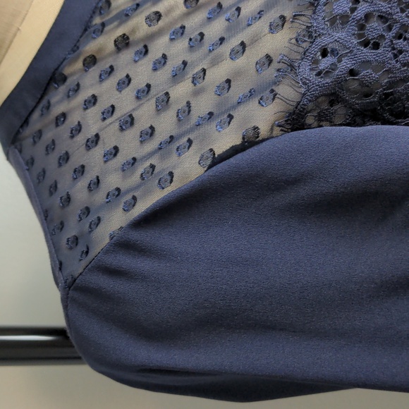 ANN TAYLOR, Lace Applique, Navy button down Blouse, Size S - Picture 4 of 8